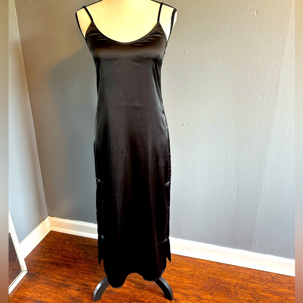 WORTHINGTON FULL LENGTH BLACK SLIP DRESS.
